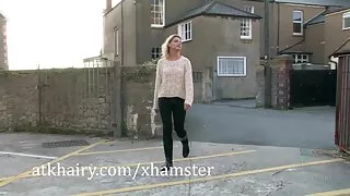 Krievu cilvēks Coone giovane jauna brunete, pēc blowjob un fucked tad