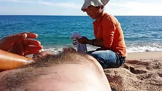 Jaunais pāris glāstīt viens otru un pēc tam ir anālais sekss