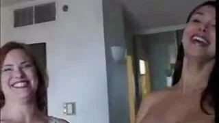 Pipari patīk sekss ar divām seksīgām padauzām, kuras
