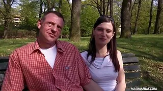 Mamma dod dēls vannas istabā viņas maksts un viņa gailis uz veļas mašīna