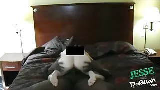 Skaista Brunete fucks perfekti ar vīrieti