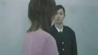 Nozvejotas gaitenī un spanked ass, boss fucks nobriedis darbinieks un pēc tam cums viņas sejas