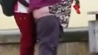 Meitene ir sekss ar savu draugu un cums