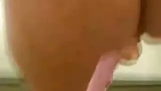 Skaisti elegants meitene masturbē