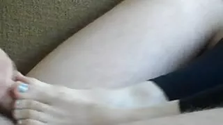 Cāli fucked ar melnu cilvēks ass un viņas pakaļa kļuva milzīgs