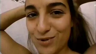 Pēc Otrā glāzi šampanieša, skaista meitene ir fucked incītis un ass ar viņas labs biedrs