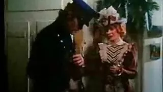 Skaista Krievu Meitene darbā deva sevi, lai divi puiši