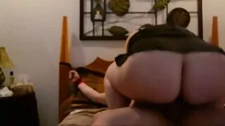 Puisis perfekti fucks krāšņs jauna sieviete ar lielu locekli
